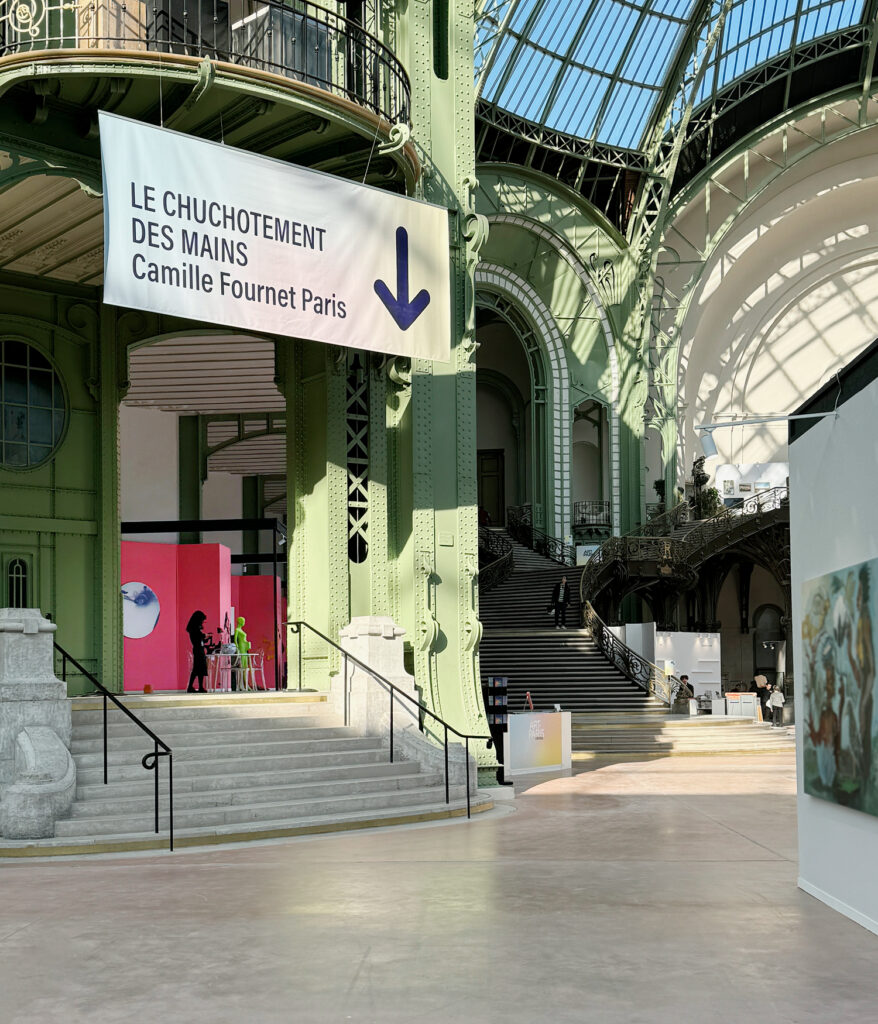 Recycle Group Art Paris Le Chuchotement des Mains